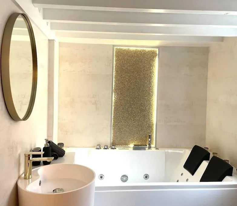 Logement De Charme Avec Balneo Apartment Lyon